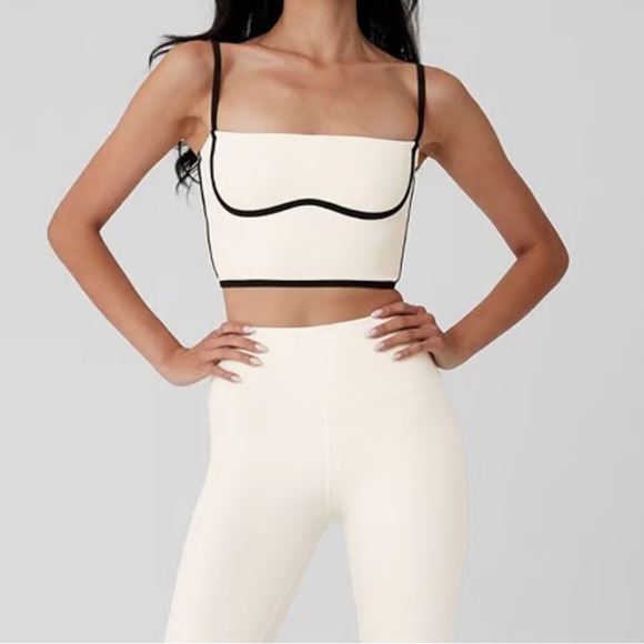 NWTs ALO Airbrush Streamlined Bra Tank Ivory w/ Black Piping Size XL - Picture 1 of 5